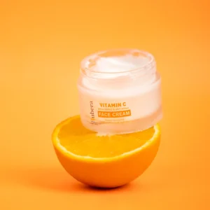 50g carriable small jar of vitamin C anti-aging face cream, formulated to reduce wrinkles and brighten the complexion, an effective product from the best affordable skincare brands.