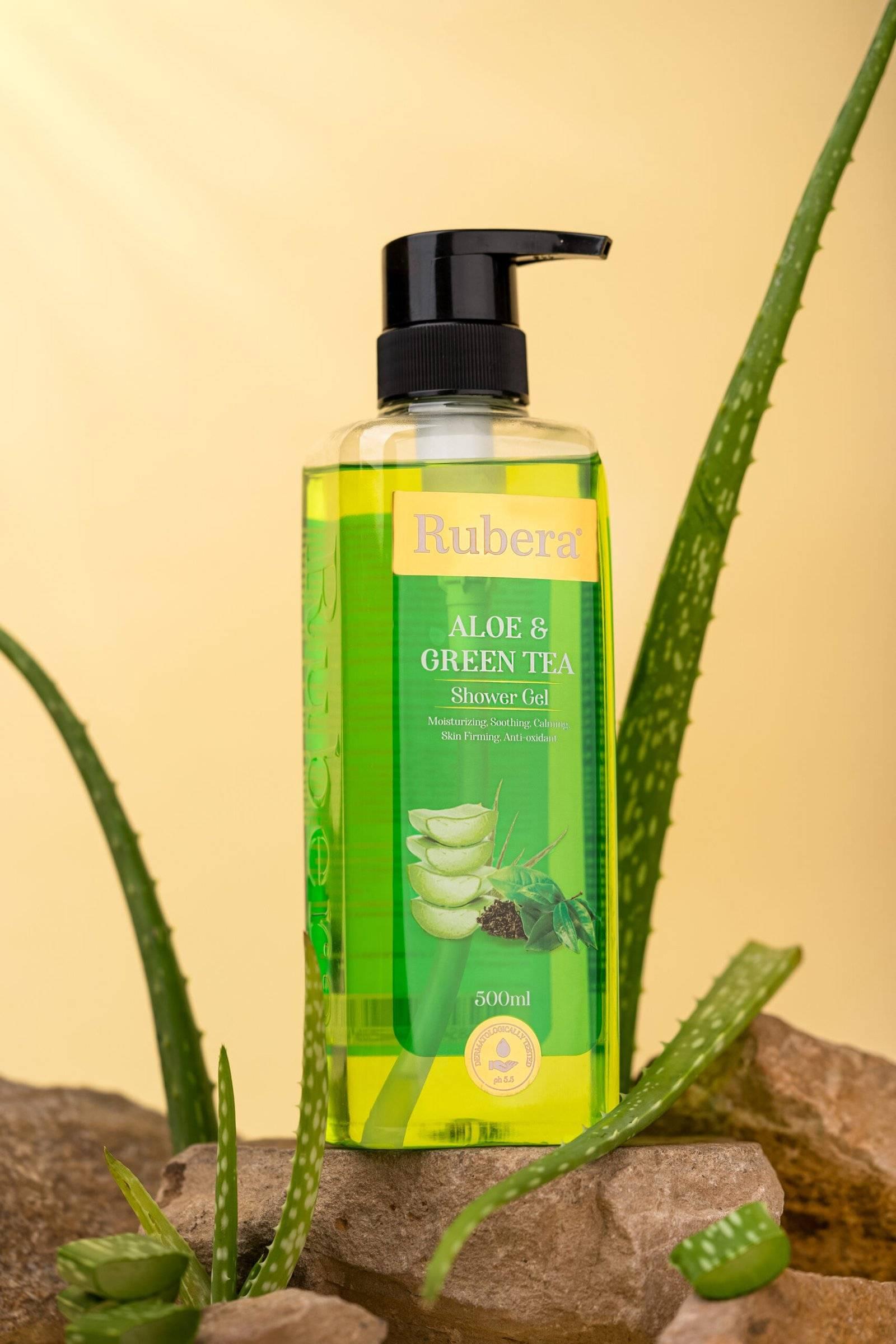 Aloe Vera & Green Tea Shower Gel 1 Rubera Aloe & Green Tea Shower Gel – Hydrating body wash in a transparent green bottle with a pump dispenser, featuring aloe vera leaves and green tea imagery on the label.